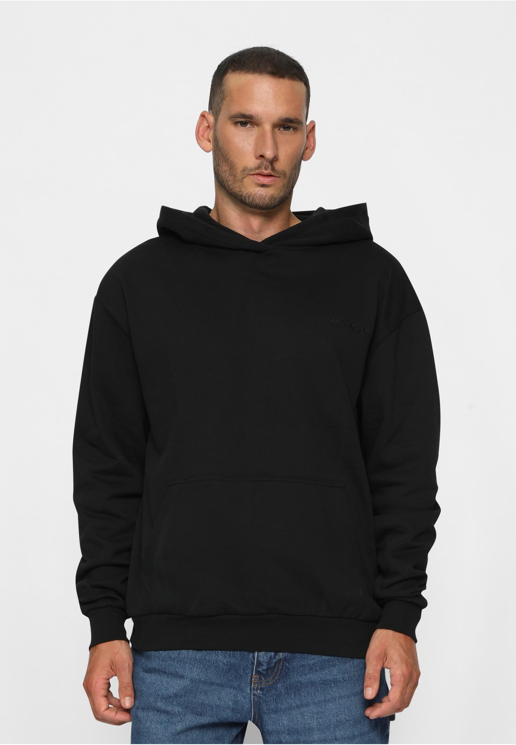 Essential Hoodie | black