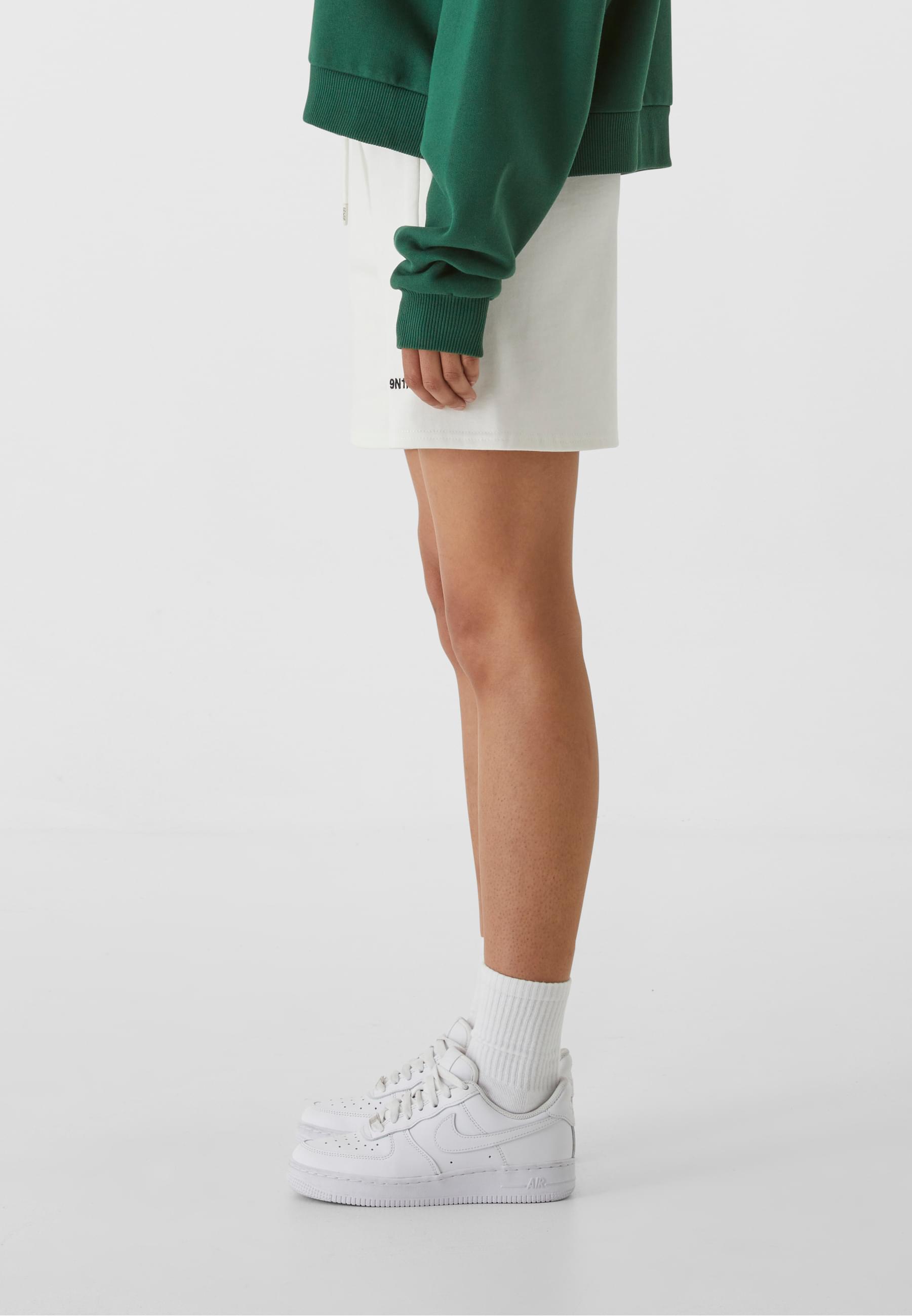 W-Essential Short | offwhite