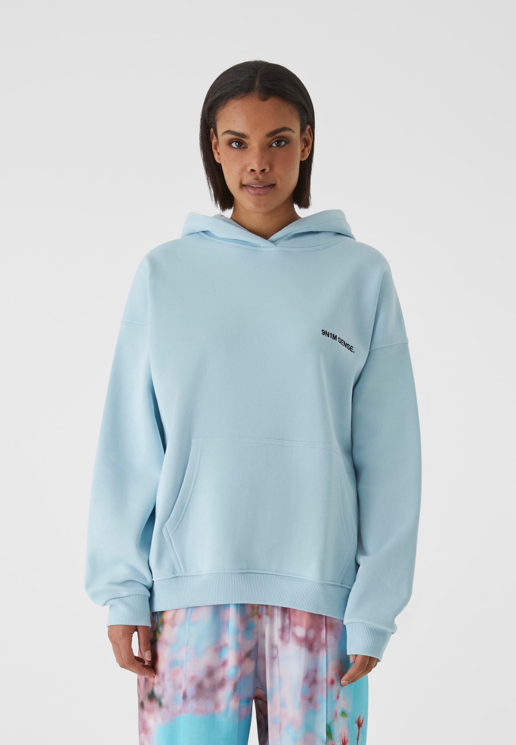 W-Essential Hoodie | babyblue