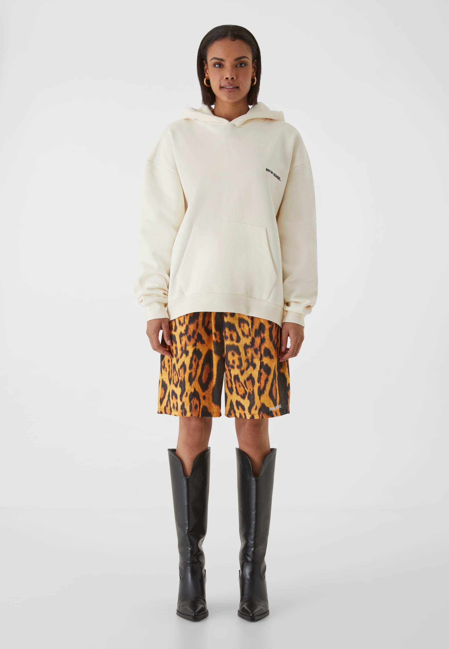 W-Essential Hoodie | offwhite