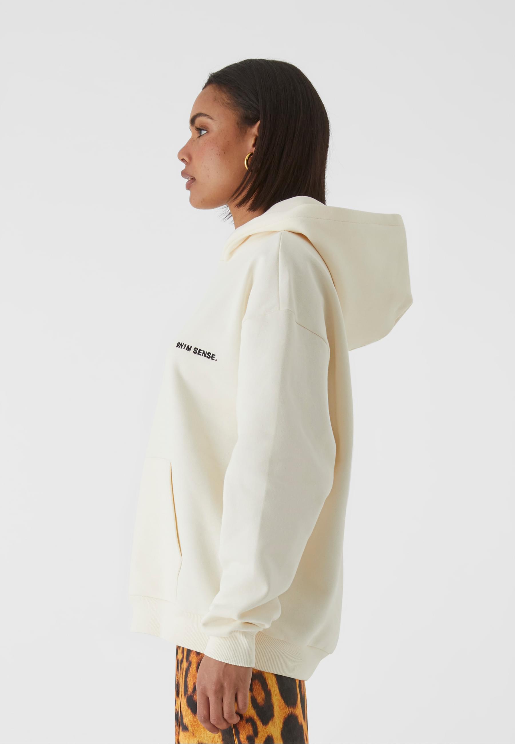 W-Essential Hoodie | offwhite