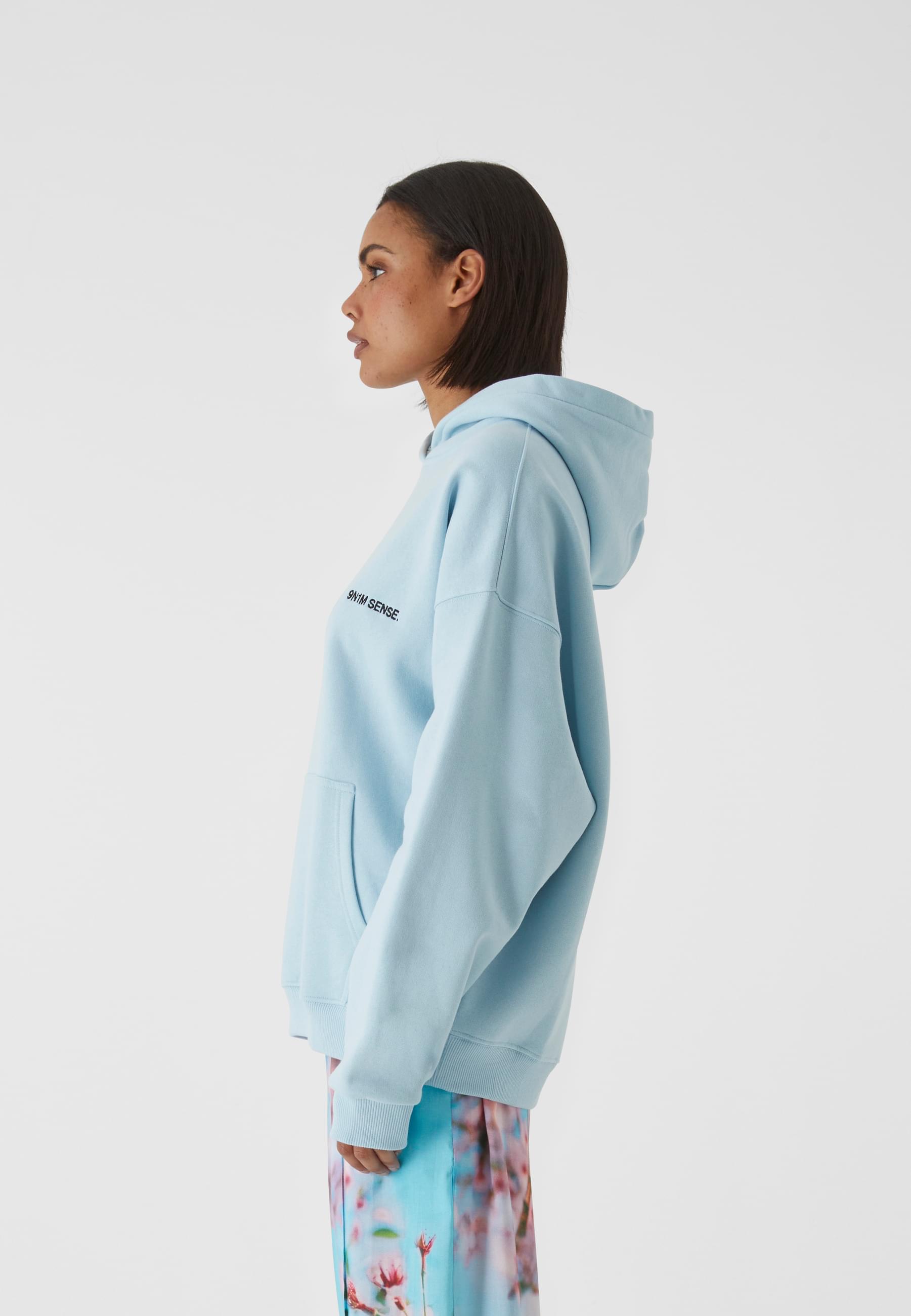 W-Essential Hoodie | babyblue