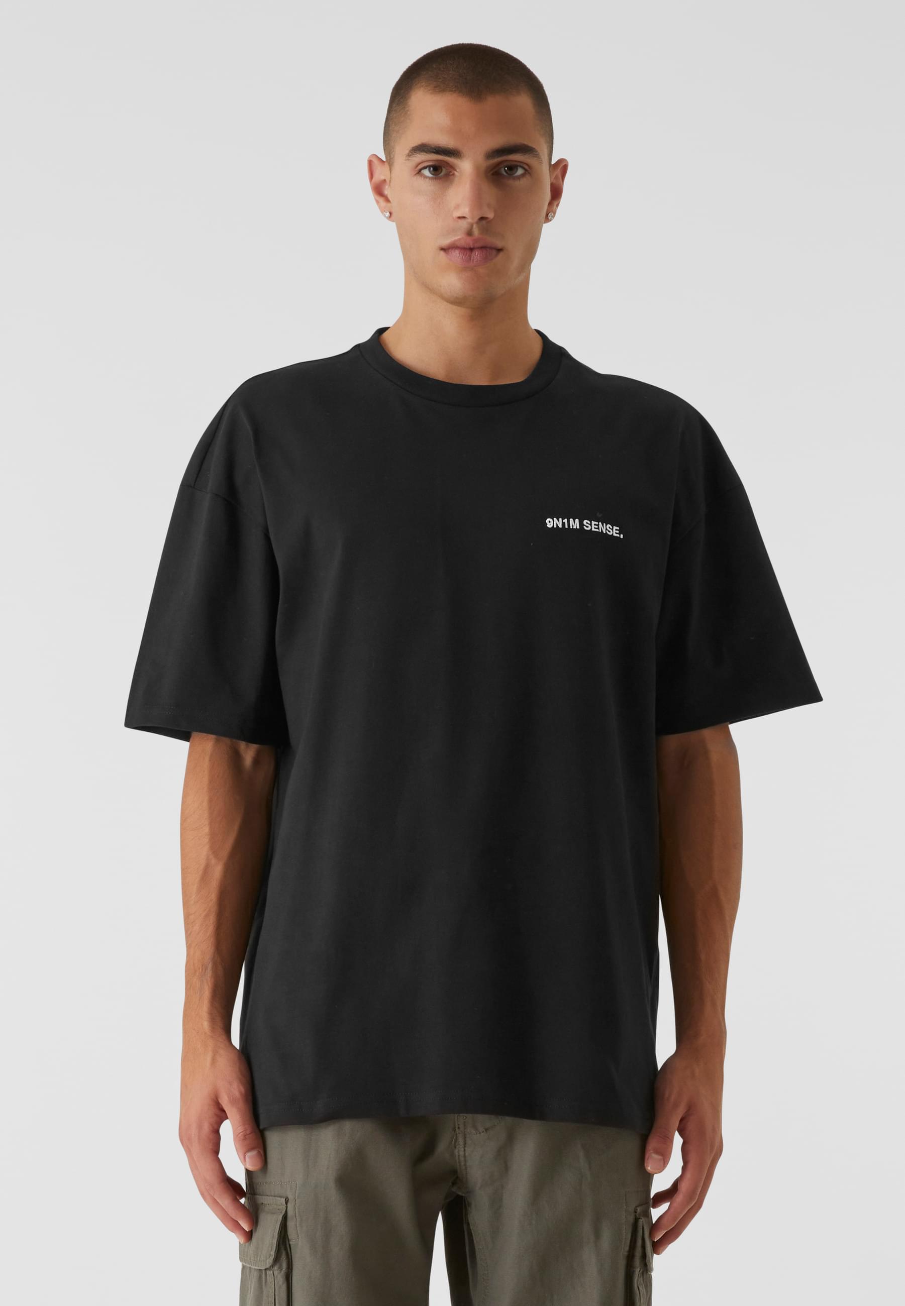 Essential T-Shirt | black