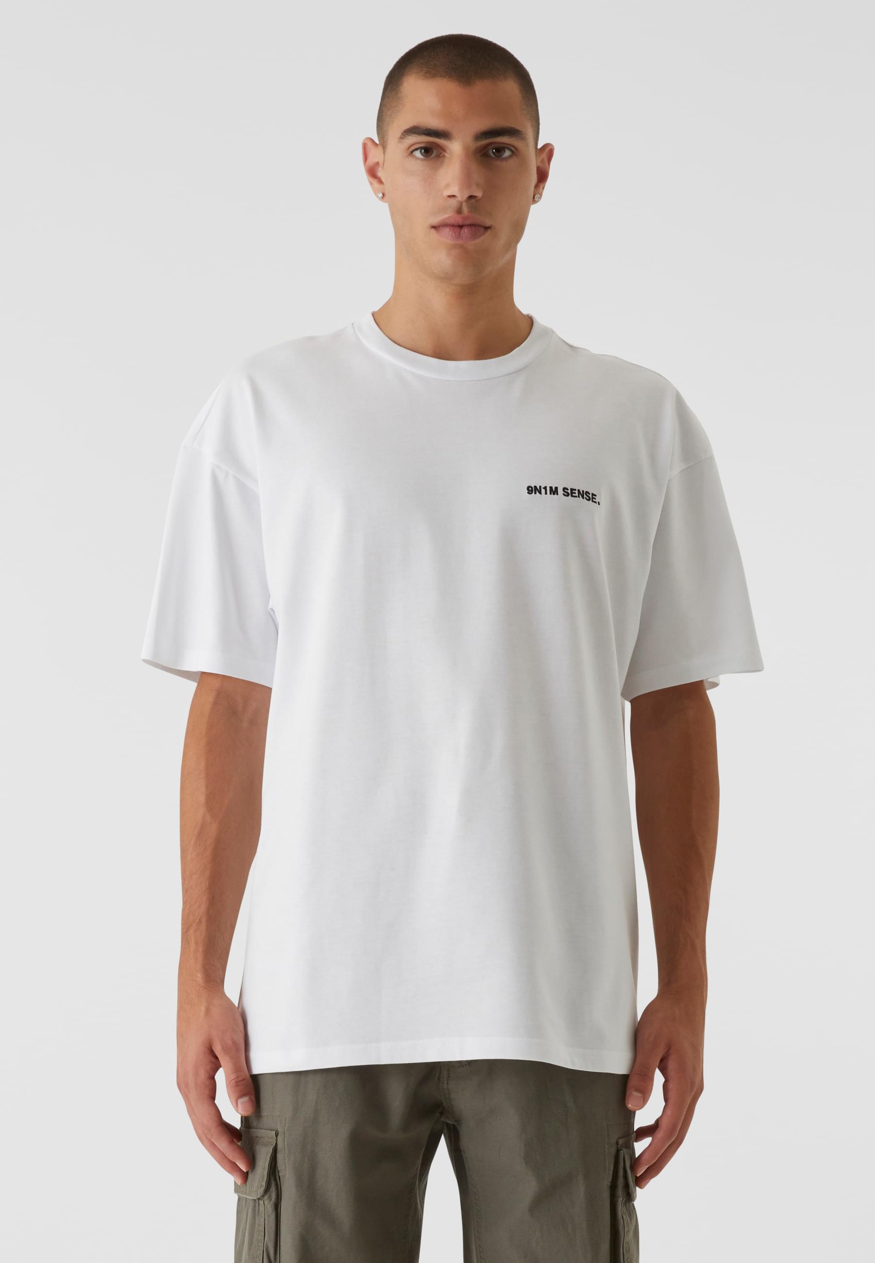 Essential T-Shirt | white