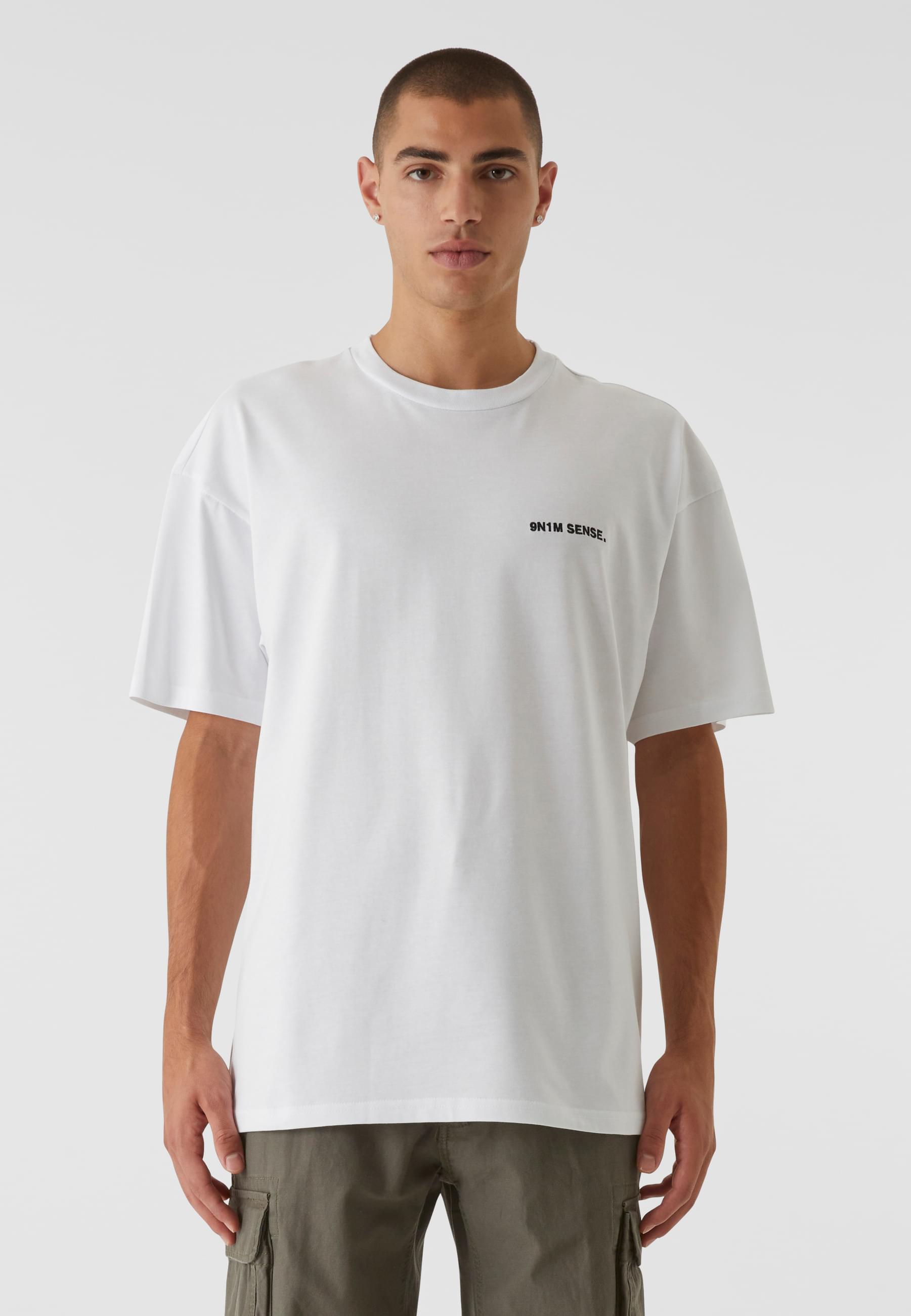 Essential T-Shirt | white